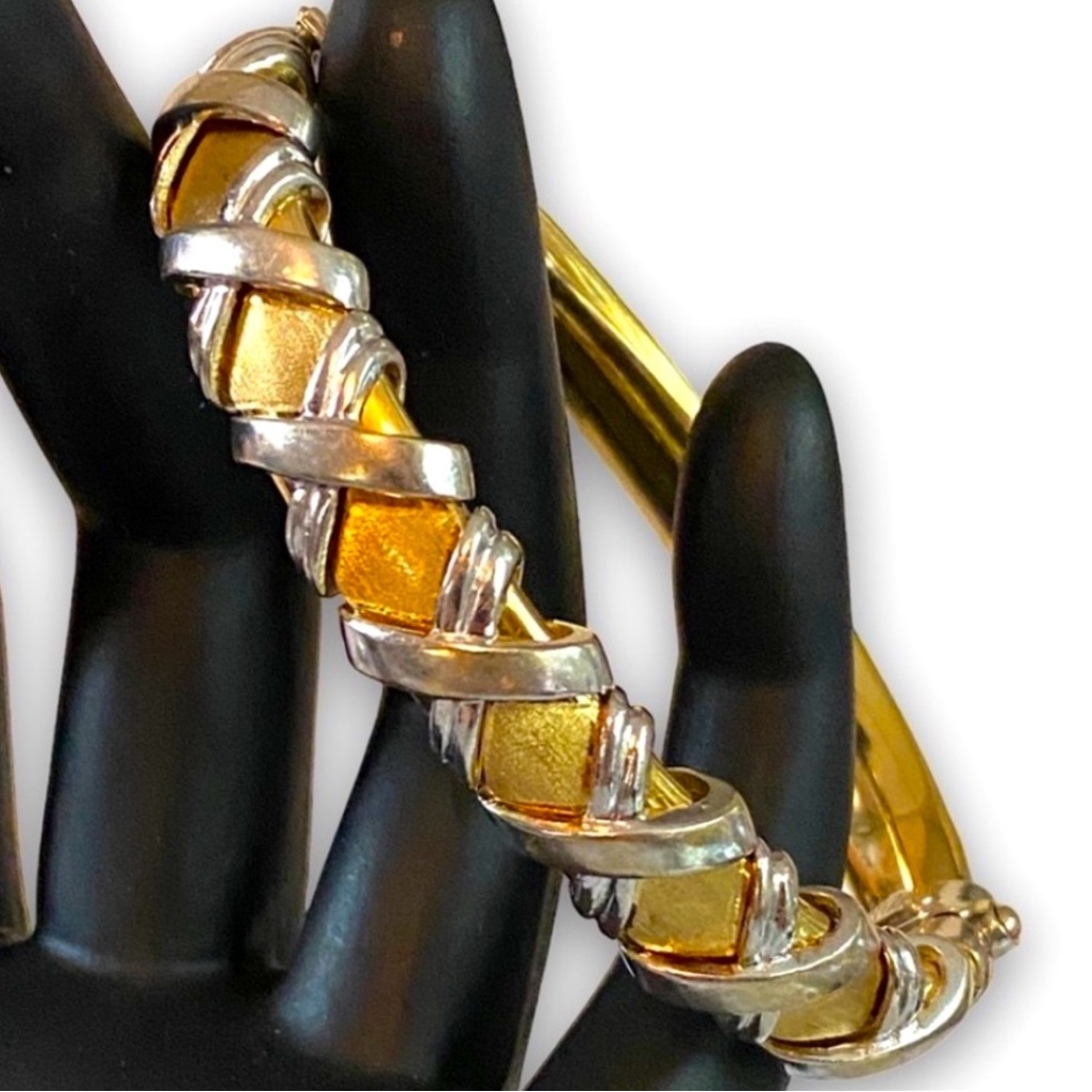 Gorgeous Estate Solid 14k TwoTone Gold Xoxo Bangle Bracelet
